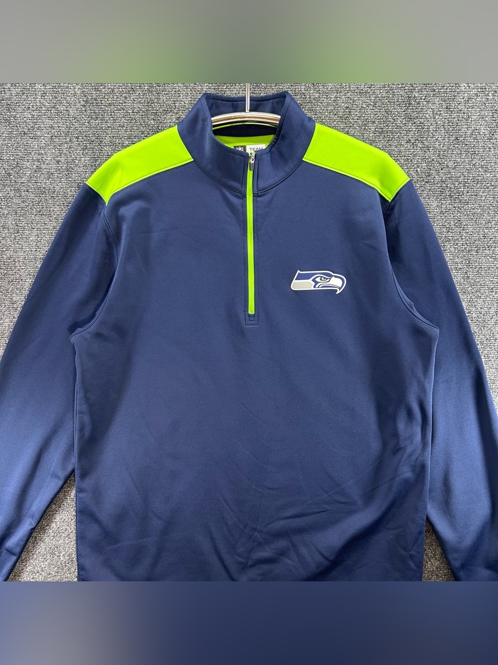 Seattle Seahawks 1/4 Zip Sweatshirt NFL Team Apparel  Mens Large Blue/Green‎